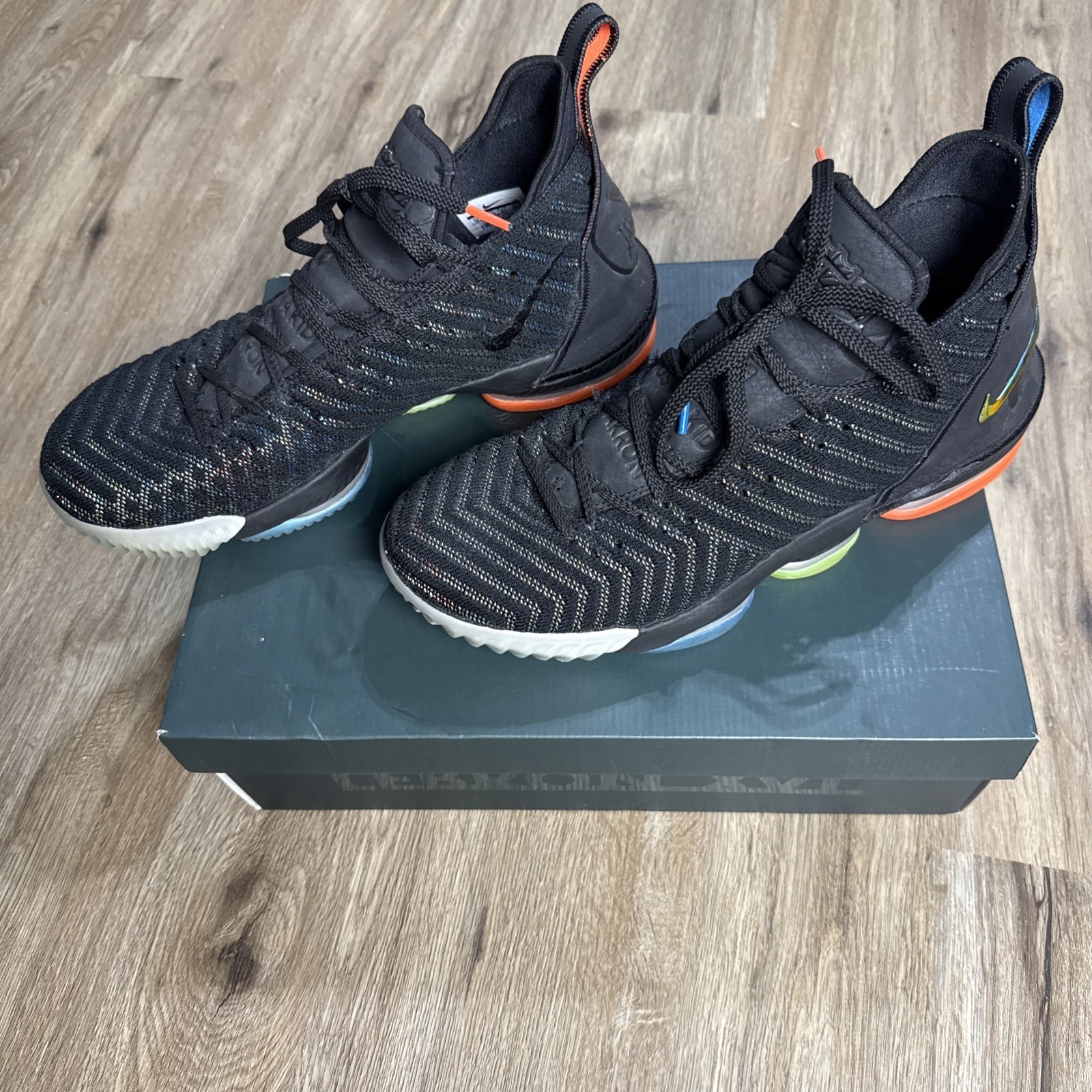 Rare Nike Lebron Xvi Athletic Lace Up Shoe Mens Size 12.5 A02588-004 Black Blue